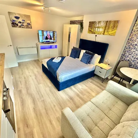 Cozy Downtown Retreat - Central Apartment With Short Walk To Beach Bournemouth Exterior photo