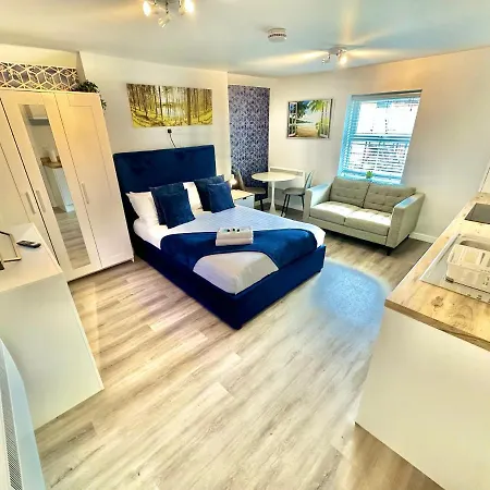 Cozy Downtown Retreat - Central Apartment With Short Walk To Beach Bournemouth Exterior photo