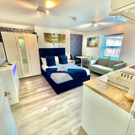 Cozy Downtown Retreat - Central Apartment With Short Walk To Beach Bournemouth Exterior photo